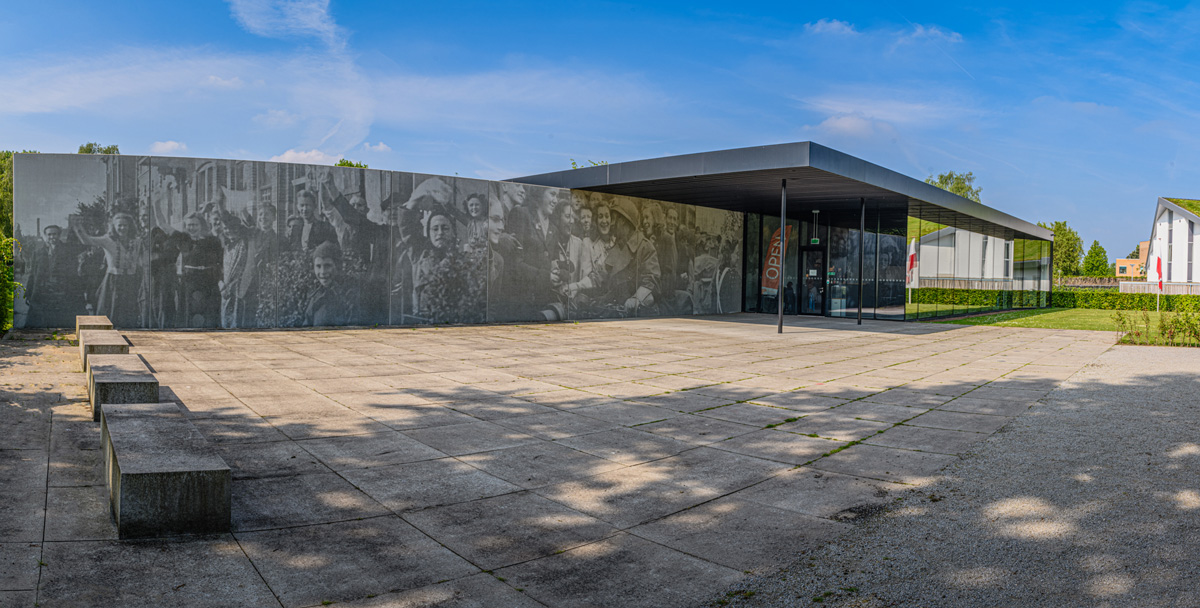 Voorzijde van het gebouw van Maczek Memorial Breda
