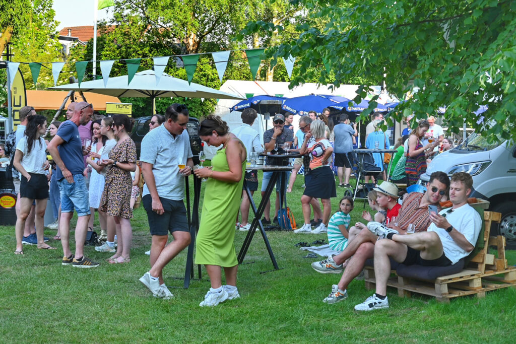 Dorpsweide met Bier- en Foodtruck festival
