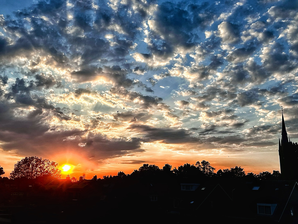 Zonsondergang met St Martinuskerktoren