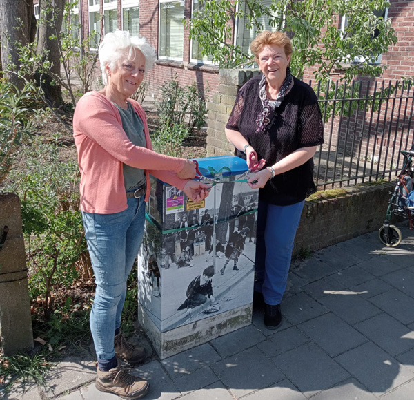 Ineke en Marian bij Trafokastje
