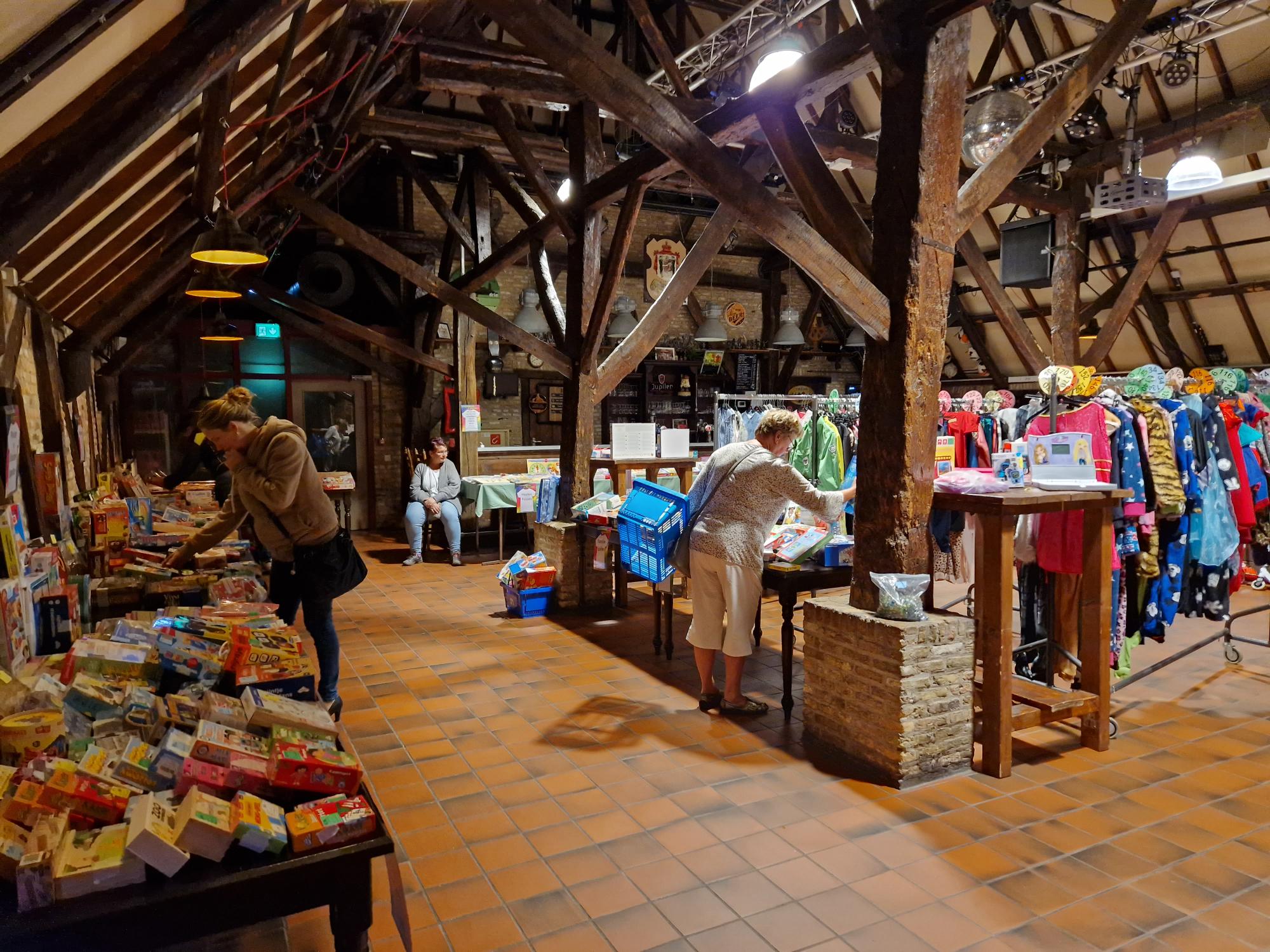 Kinderkleding- en Speelgoedbeurs in De Koe